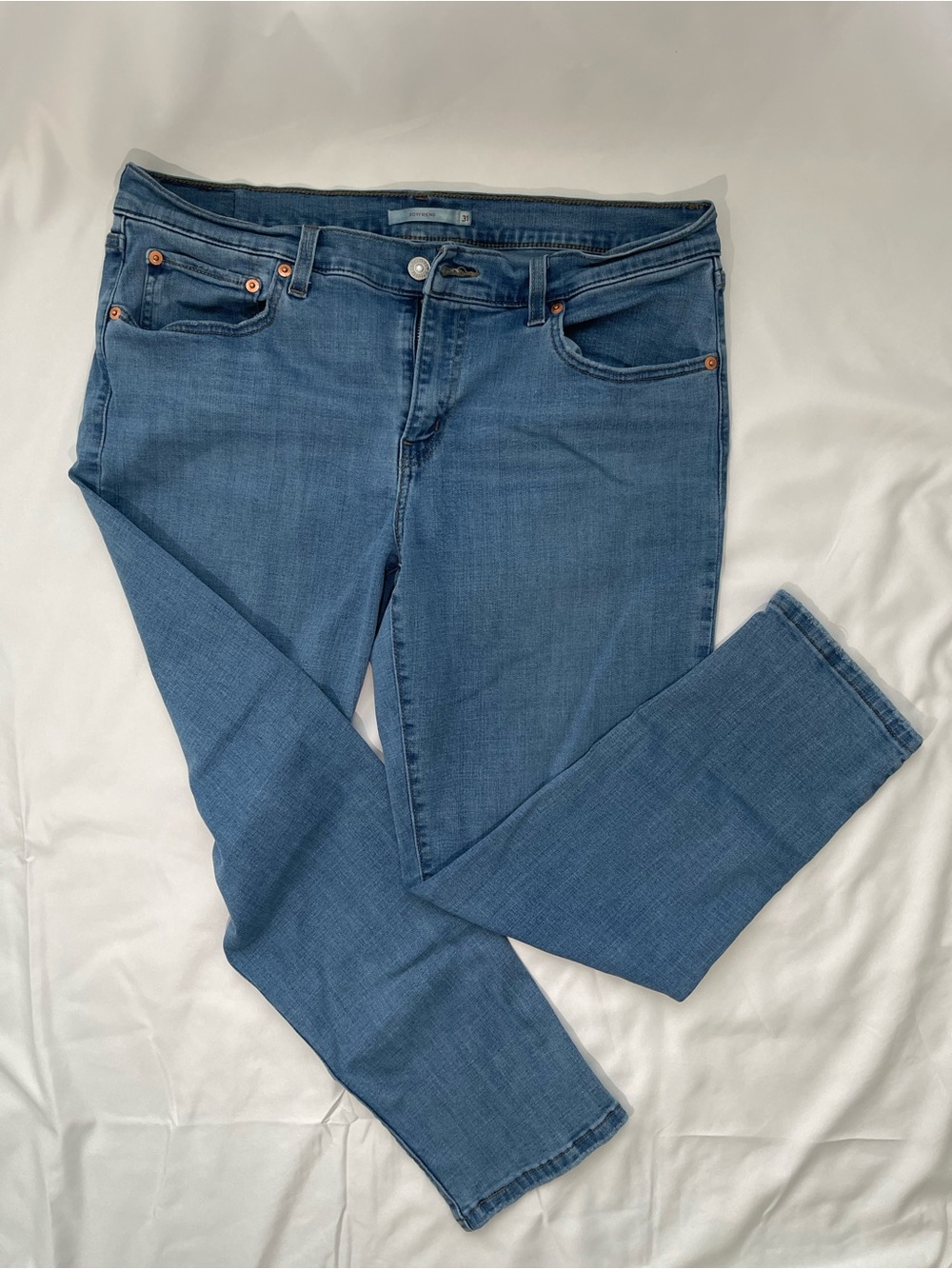 Levi’s Mid-Blue Women's Boyfriend Jeans - Picture 3 of 8